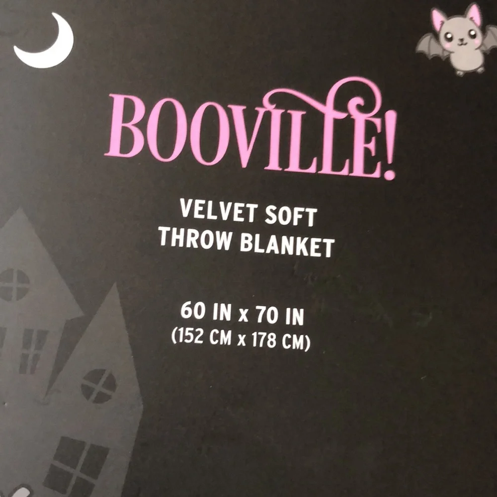 Booville White Soft Throw Blanket with READING GHOSTS Motifs